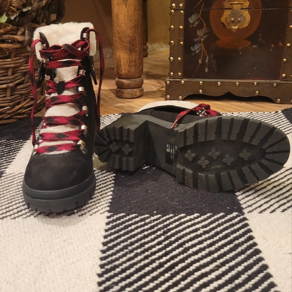 Jellypop Mission Black Boots, size 7.5 - Picture 3 of 11